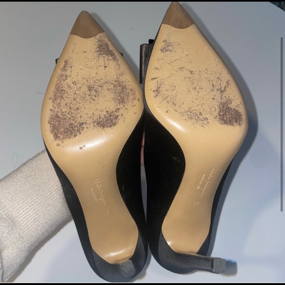 Salvatore Ferragamo Double Bow Pump - Picture 4 of 4